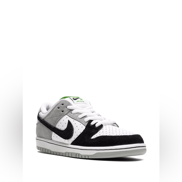 NIKE Dunk Low SB “Chlorophyll” - Picture 9 of 12